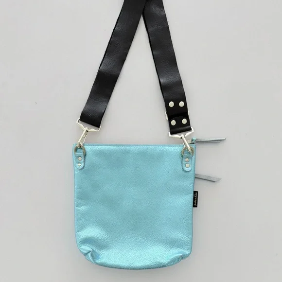 NWOT Zina Kao THE METALLIC LAKESHORE  Crossbody Bag - AQUA - Picture 3 of 7